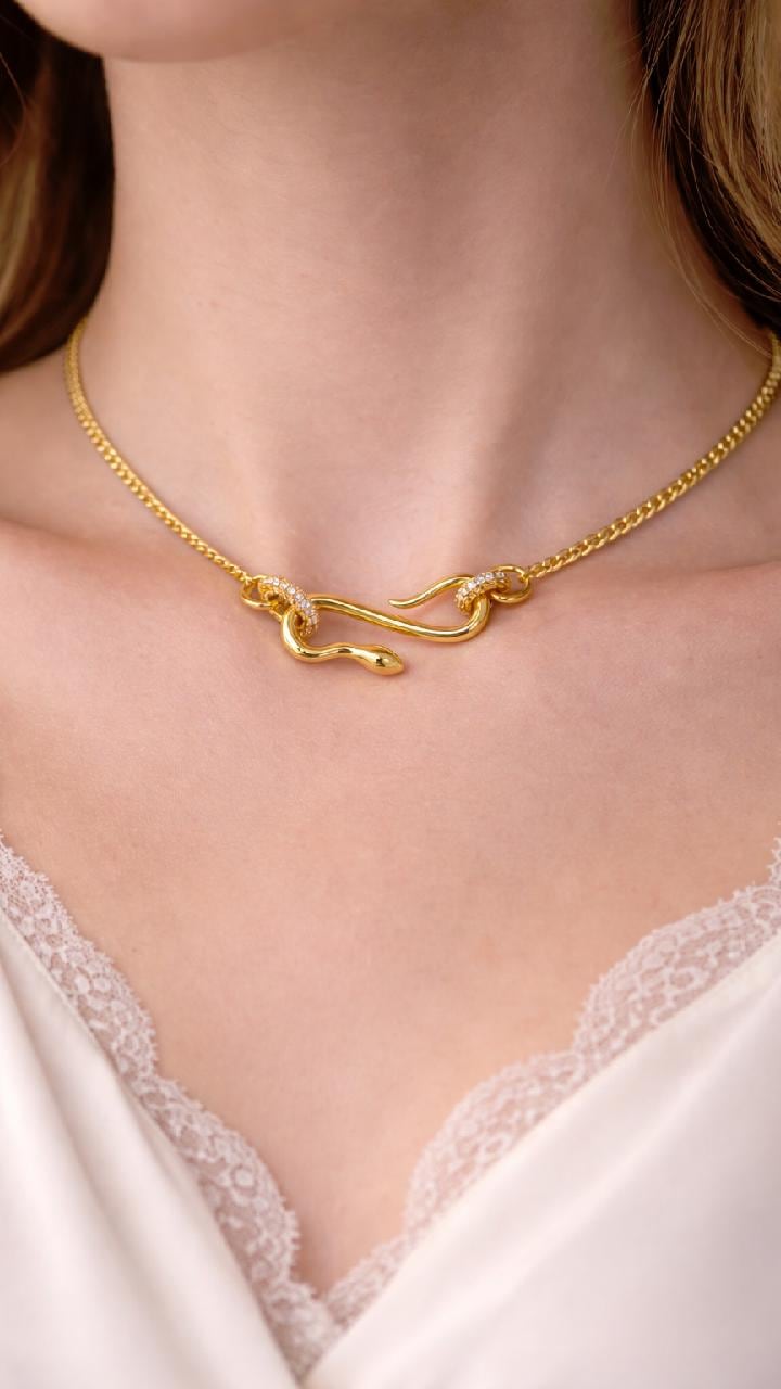 Gold Snake Clasp Necklace, Adjustable Chain, Minimalist Statement Jewelry, Copper Alloy